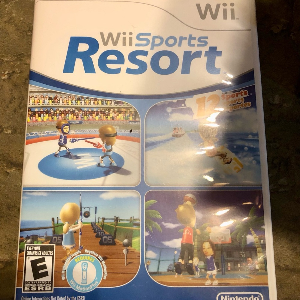 Nintendo Wii Sports Resort Case and Disc - White & Blue